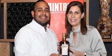 Cointreau se renueva con L’Unique, presenta su nueva botella, homenaje a los orígenes de la coctelería