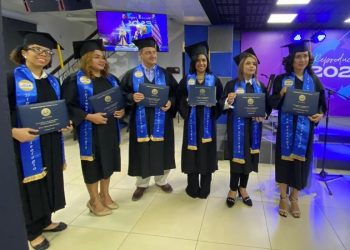 International Redeemed Christian University entrega doctorados Honoris Causa a líderes cristianos