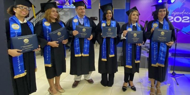 International Redeemed Christian University entrega doctorados Honoris Causa a líderes cristianos