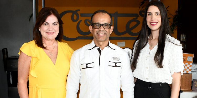 Cortés Hermanos presenta nuevo producto Chocolate Embajador Café