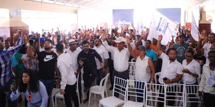 Juramentan en MP 400 nuevos dirigentes en PRM del equipo político Ito Bisonó