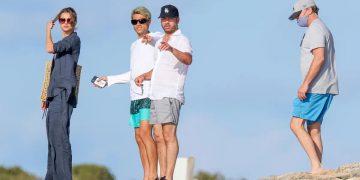 Leonardo DiCaprio fue fotografiado en Ibiza con una modelo de 22 años