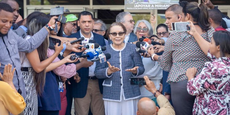 Miriam Germán dice le afectó amenaza de que matarían a su hijo