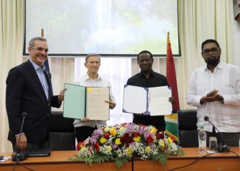 Presidentes RD y de Guyana comprometieron el pleno apoyo de sus gobiernos al logro de la estabilidad política en Haití