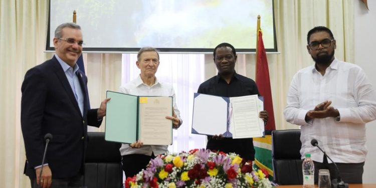 Presidentes RD y de Guyana comprometieron el pleno apoyo de sus gobiernos al logro de la estabilidad política en Haití