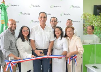 Director Ejecutivo de SeNaSa inaugura nuevo centro de servicios y realizan jornada de salud en Nagua