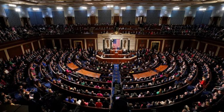 El Senado de los Estados Unidos aprobó el acuerdo que suspende el límite de la deuda y lo enviará a Biden para su firma