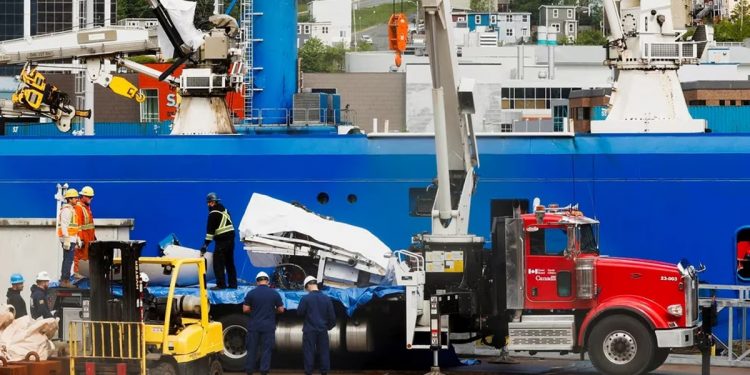 Llegaron a Canadá los restos del sumergible Titan recuperados en el océano Atlántico