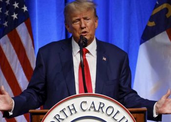 Trump denuncia persecución judicial durante un acto de campaña en Georgia