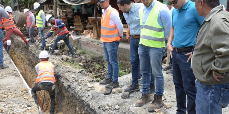 Wellington Arnaud supervisa obras en la provincia Monseñor Nouel