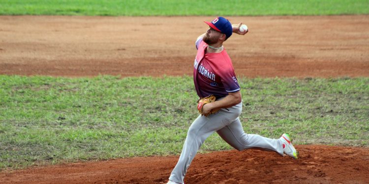 Béisbol RD gana sus dos encuentros y se trepa al primer lugar en San Salvador 2023