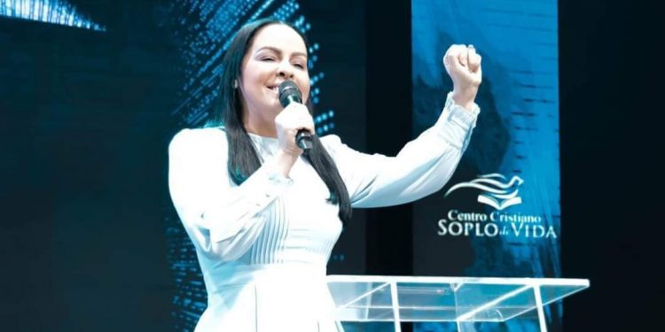 Yesenia Then declarada Visitante Distinguida por el Concejo de Regidores de la Alcaldía de Santiago