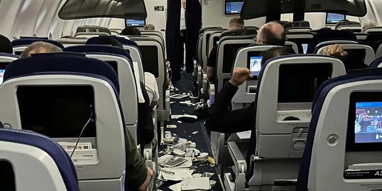 Por qué hay cada vez más turbulencias en los aviones