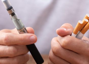 No, los vapeadores no son menos dañinos que el tabaco y esta es la razón