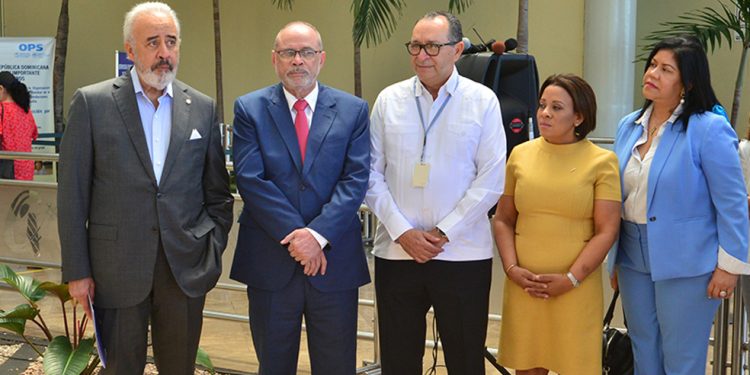elCaribe exhibe memorias de RD en 75 portadas