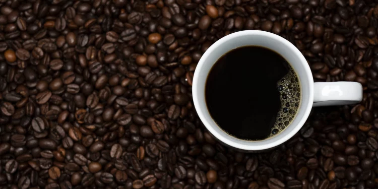 ¿Cuáles son los síntomas de una sobredosis de cafeína?