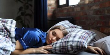 Melatonina: cuáles son los riesgos y las recomendaciones de los expertos sobre su consumo para dormir