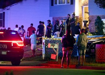 Al menos tres muertos y tres heridos dejó un tiroteo masivo en una residencia de Maryland: EEUU