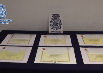 España: detienen 20 personas por comprar titulos universitarios falsos a banda criminal en RD