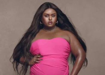 Zara contrata a una modelo trans con una talla de hasta 5XL para presentar la colección de ‘Barbie’