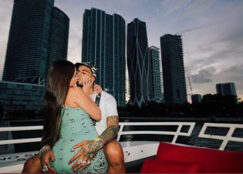 Anuel aparece besando a una mujer el día del cumpleaños de Yailin