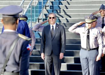 Presidente Abinader encabeza reunión de seguimiento de la seguridad ciudadana en la Policía Nacional