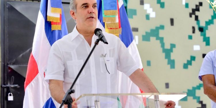 Abinader llama irresponsables a organismos que quieren RD asuma situación de Haití