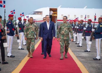 Abinader llegó al país a las 7:00 de la noche luego de destacada participación en Cumbre Unión Europea-CELAC