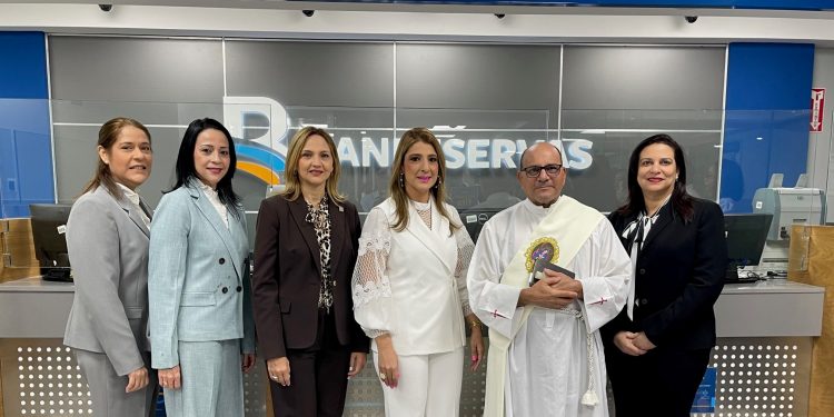 Bendicen nuevo local de Banreservas en Plaza Internacional