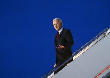 Biden llegó a Reino Unido en su parada previa a la cumbre de la OTAN en Lituania