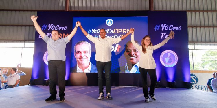 El diputado del PLD Bolívar Valera se juramenta en el PRM