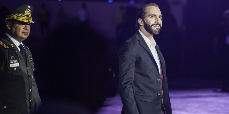 Bukele oficializó su candidatura tras solo registrarse su nombre en las primarias