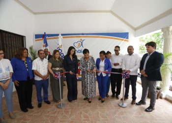 El gobierno inaugura un CAIPI Comunitario en Monte Adentro, Santiago