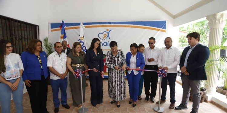 El gobierno inaugura un CAIPI Comunitario en Monte Adentro, Santiago