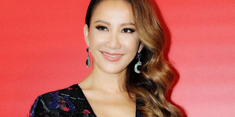 Muere Coco Lee, la única artista china que ha actuado en los Oscar