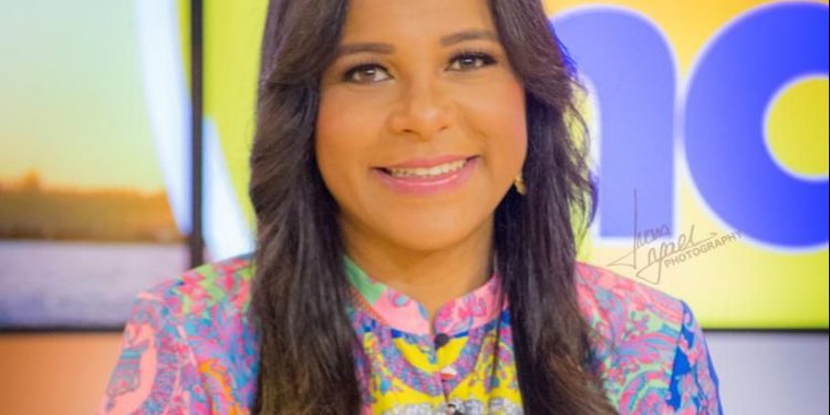 Colombia Alcántara es nominada a Premios “Micrófono de Oro 2023”