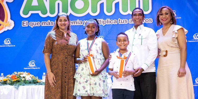 Cooperativa La Altagracia Premia La Excelencia Académica