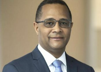 Universidad ISA de Santiago elige nuevo rector y anuncia proceso de modernización