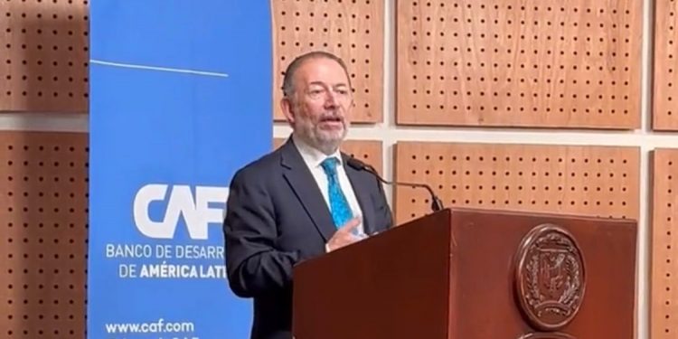 CAF analiza en RD nuevas políticas para un futuro más igualitario