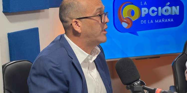 Todas las encuestas dan como favorito a Fredy Fernández para Senador provincia Hermanas Mirabal