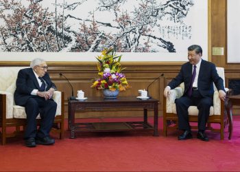Henry Kissinger es recibido como «viejo amigo» por Xi Jinping en China