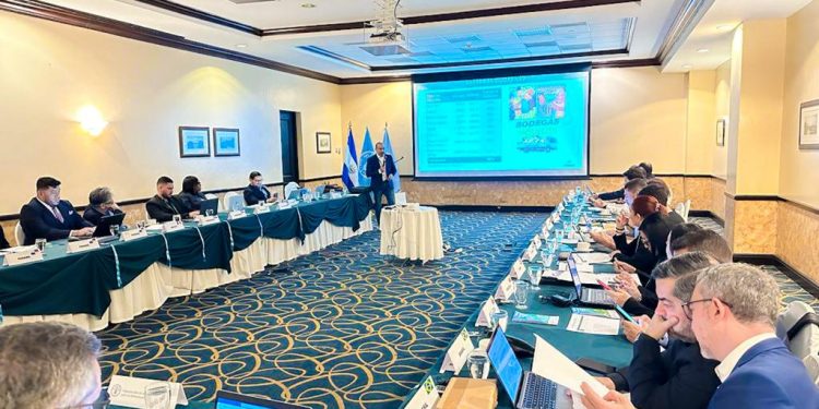 Inespre presenta sus programas institucionales en reunión de la FAO en El Salvador