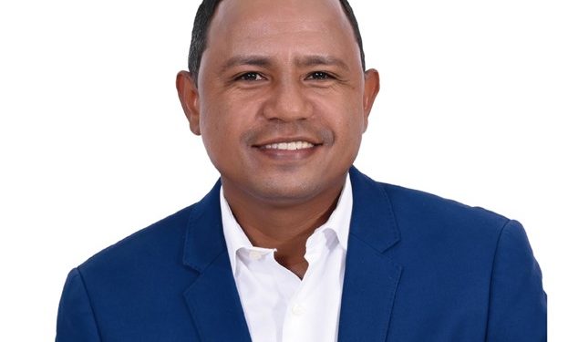 Precandidato a diputado Juan Tomás propone integrar educación vial y ambiental en currículo escolar»