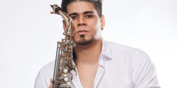Kamilolf rinde homenaje musical al Mayimbe Anthony Santos en USA