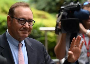 Actor Kevin Spacey es absuelto de todos los cargos por delitos sexuales en Londres