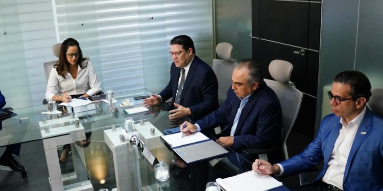 Sanz Lovatón expone ante CONEP avances en Aduanas para convertir a la logística en un nuevo rublo económico