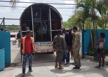 Organizaciones condenan entrada de agentes de migración a hospitales de la provincia La Altagracia para detener mujeres embarazadas
