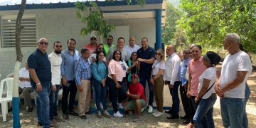 MIVED entrega casa a señora en el día de su cumpleaños en el Cedro de Pedregal en Jarabacoa