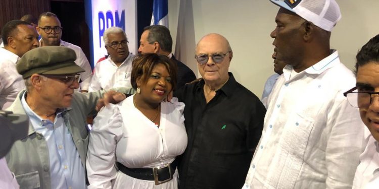 Abogada Marilín de los Santos inscribe candidatura a diputada por el PRM en SDE