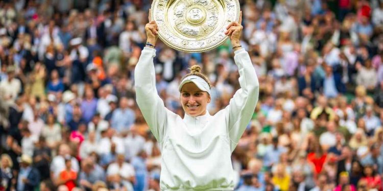 Marketa Vondrousova, la tenista checa coronada en Wimbledon